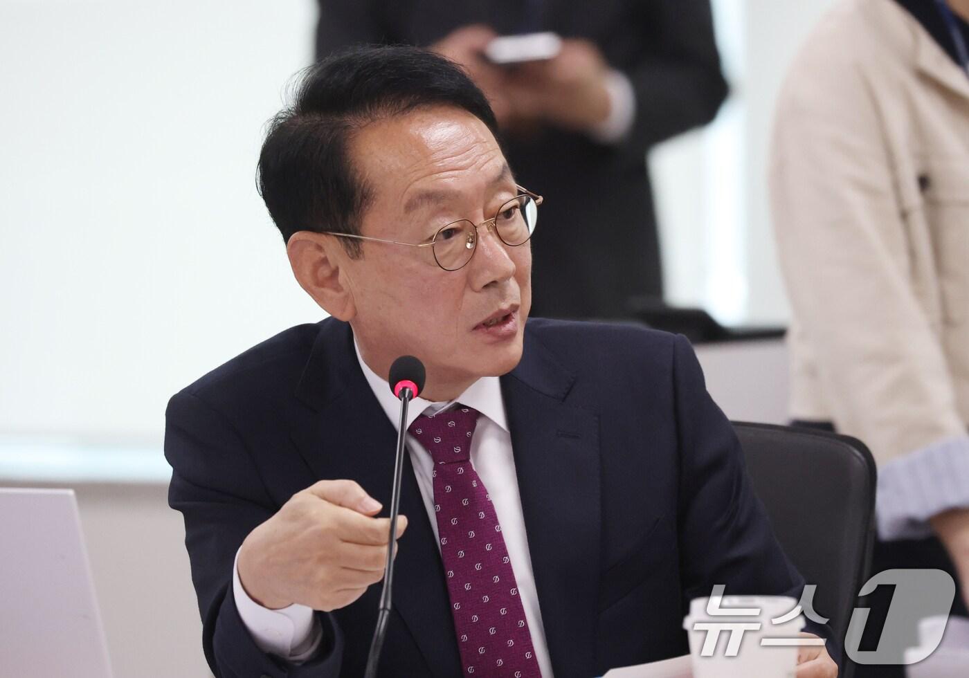 김도읍 국민의힘 의원이 20일 경기 수원시 영통구 경기도청에서 열린 국회 국토교통위원회의 경기도에 대한 국정감사에서 질의를 하고 있다. 2025.10.20/뉴스1 ⓒ News1 김영운 기자