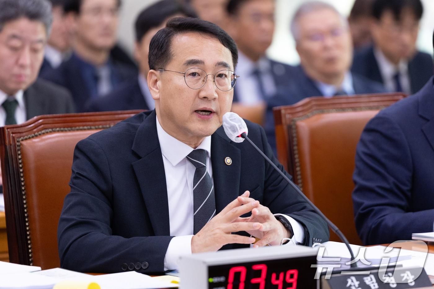 본문 이미지 - 김인호 전 산림청장. 2025.10.20 ⓒ 뉴스1 이승배 기자