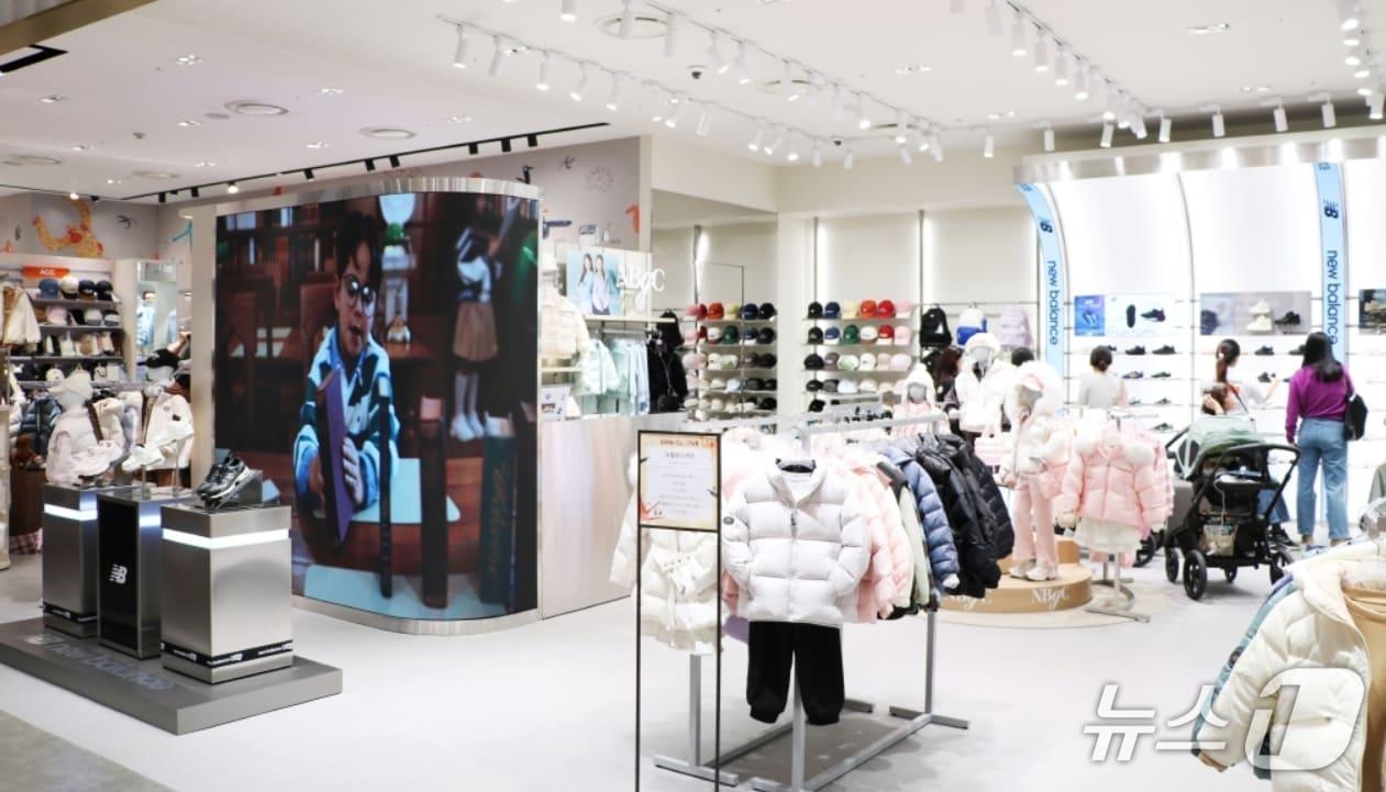 본문 이미지 - 대구신세계백화점이 7층 아동층을 '프리미엄 키즈 전문관'으로 리뉴얼 오픈했다. 사진은 프리미엄 키즈 전문관 전경.(대구신세계백화점 제공, 재판매 및 DB 금지)