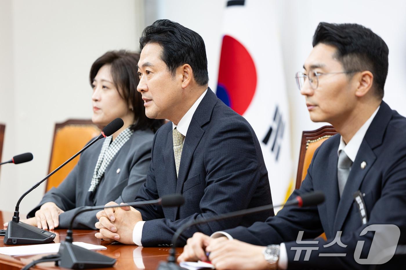 장동혁 국민의힘 대표가 20일 서울 여의도 국회에서 열린 현안 기자간담회에서 모두 발언을 하고 있다. 2025.10.20/뉴스1 ⓒ News1 유승관 기자