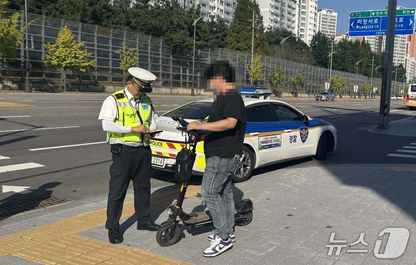 전북경찰청이 9월부터 이륜차 등을 집중단속하고 있다.&#40;전북경찰청 젝공. 재판매 및 DB 금지&#41;