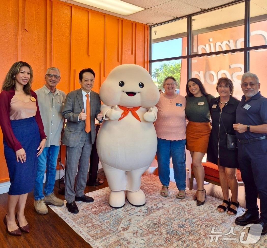 본문 이미지 - 넷플릭스 오리지널 애니메이션 &#39;케이팝 데몬 헌터스&#40;케데헌&#41;&#39;의 전 세계적인 인기가 지속되는 가운데 지방흡입 특화 의료기관 365mc의 해외 지점 매출 또한 지난 8~9월 두 달 연속 매출 10억원을 돌파하며 최고 실적을 경신했다.&#40;365mc 제공&#41;