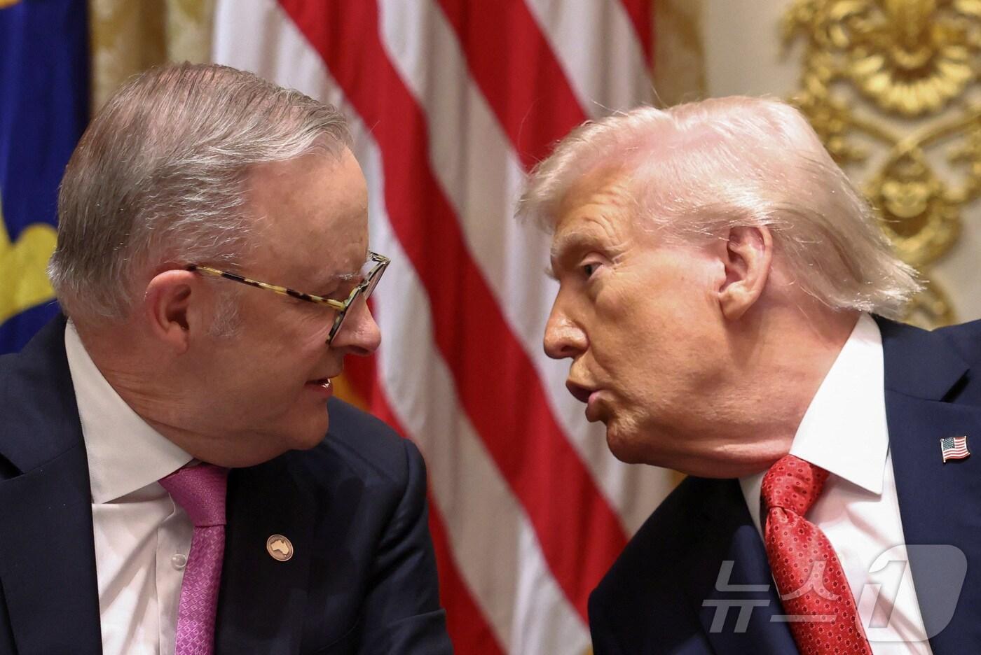 앤서니 앨버니지 호주 총리(왼쪽)가 20일 백악관에서 도널드 트럼프 미국 대통령과 회담하고 있다. 2025.10.20 ⓒ 로이터=뉴스1 ⓒ News1 강민경 기자