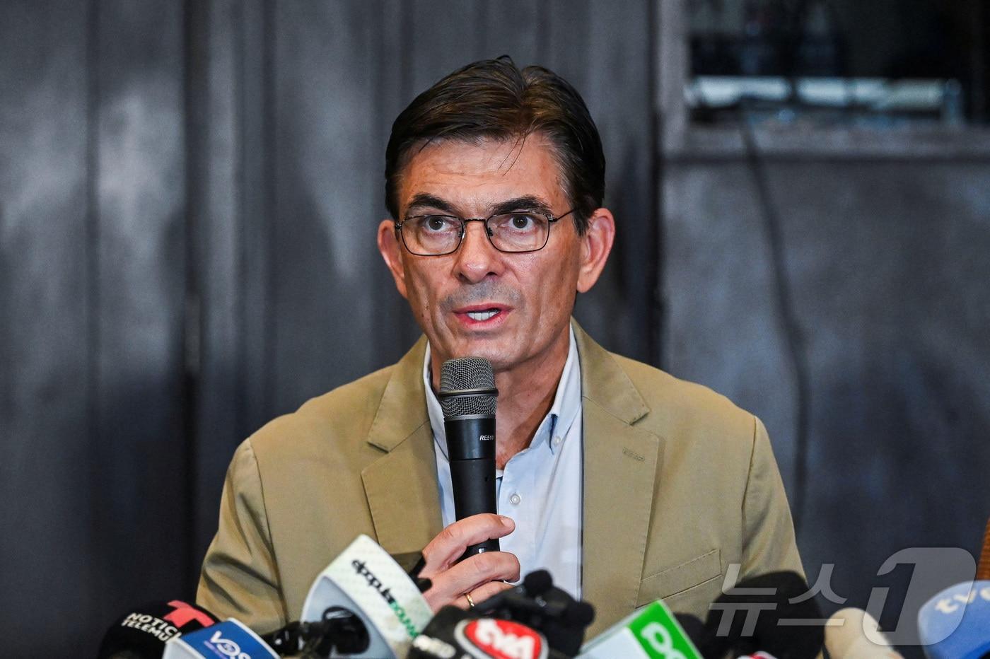 로드리고 파스 기독민주당 상원의원이 20일&#40;현지시간&#41; 볼리비아 라바스에서 열린 볼리비아 대선 결선 투표에서 승리한 후 기자회견에 참석하고 있다. 2025.10.20 ⓒ 로이터=뉴스1 ⓒ News1 김경민 기자