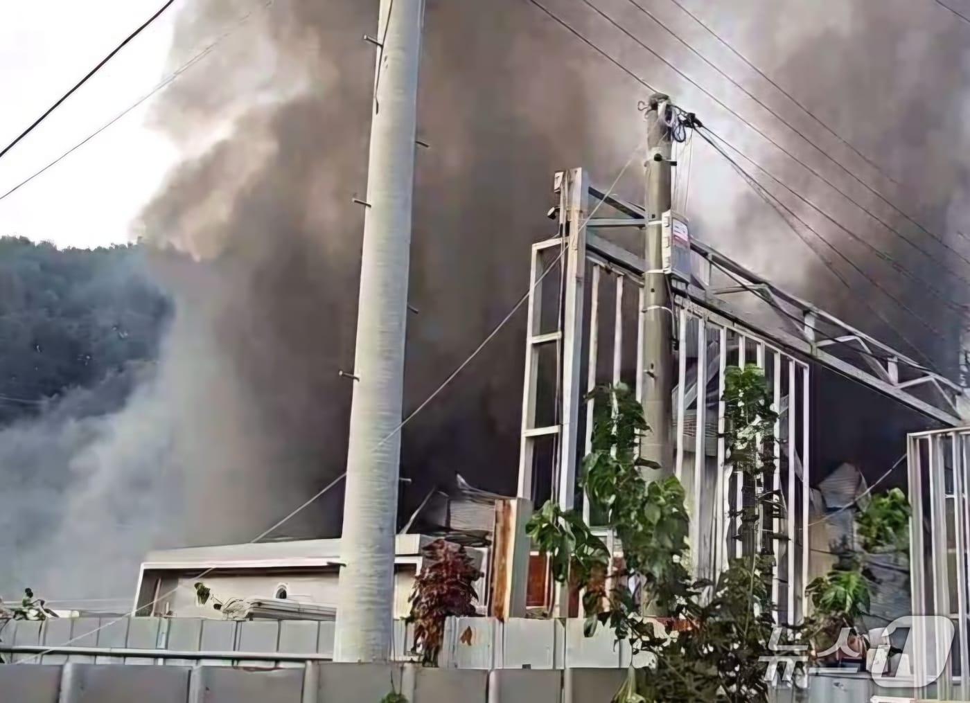 본문 이미지 - 화재 현장. (경기도소방재난본부 제공. 재판매 및 DB 금지) 2025.10.21/뉴스1