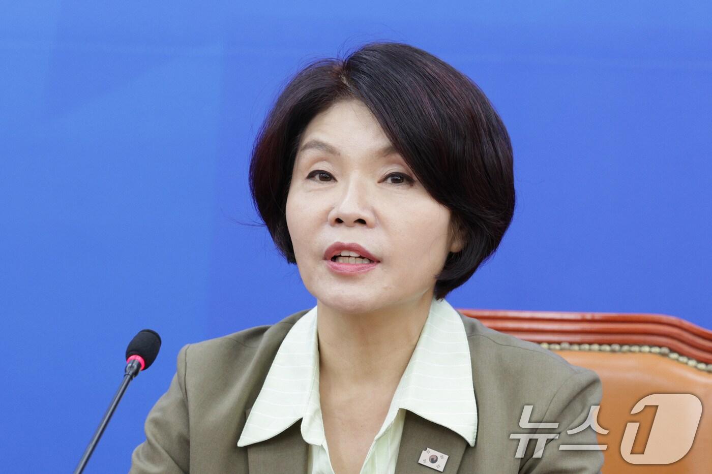 한정애 더불어민주당 정책위의장이 21일 서울 여의도 국회에서 열린 국정감사 대책회의에서 발언하고 있다. 2025.10.21/뉴스1 ⓒ News1 신웅수 기자