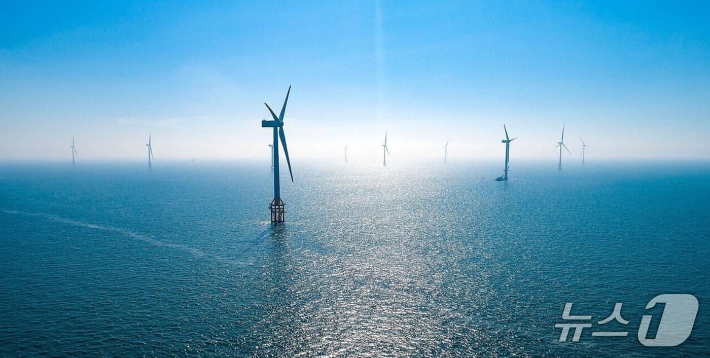 한 해상풍력발전단지 전경 (인천시 제공.재판매 및 DB금지)