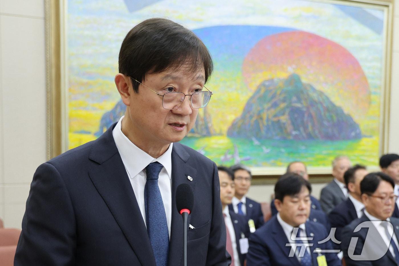 이찬진 금융감독원장이 21일 서울 여의도 국회 정무위원회에서 열린 금융감독원 등에 대한 국정감사에서 인사말을 하고 있다. 2025.10.21/뉴스1 ⓒ News1 신웅수 기자