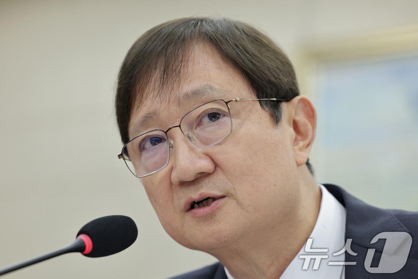 이찬진 금융감독원장이 21일 서울 여의도 국회 정무위원회에서 열린 금융감독원 등에 대한 국정감사에서 의원 질의에 답변하고 있다. 2025.10.21/뉴스1 ⓒ News1 신웅수 기자