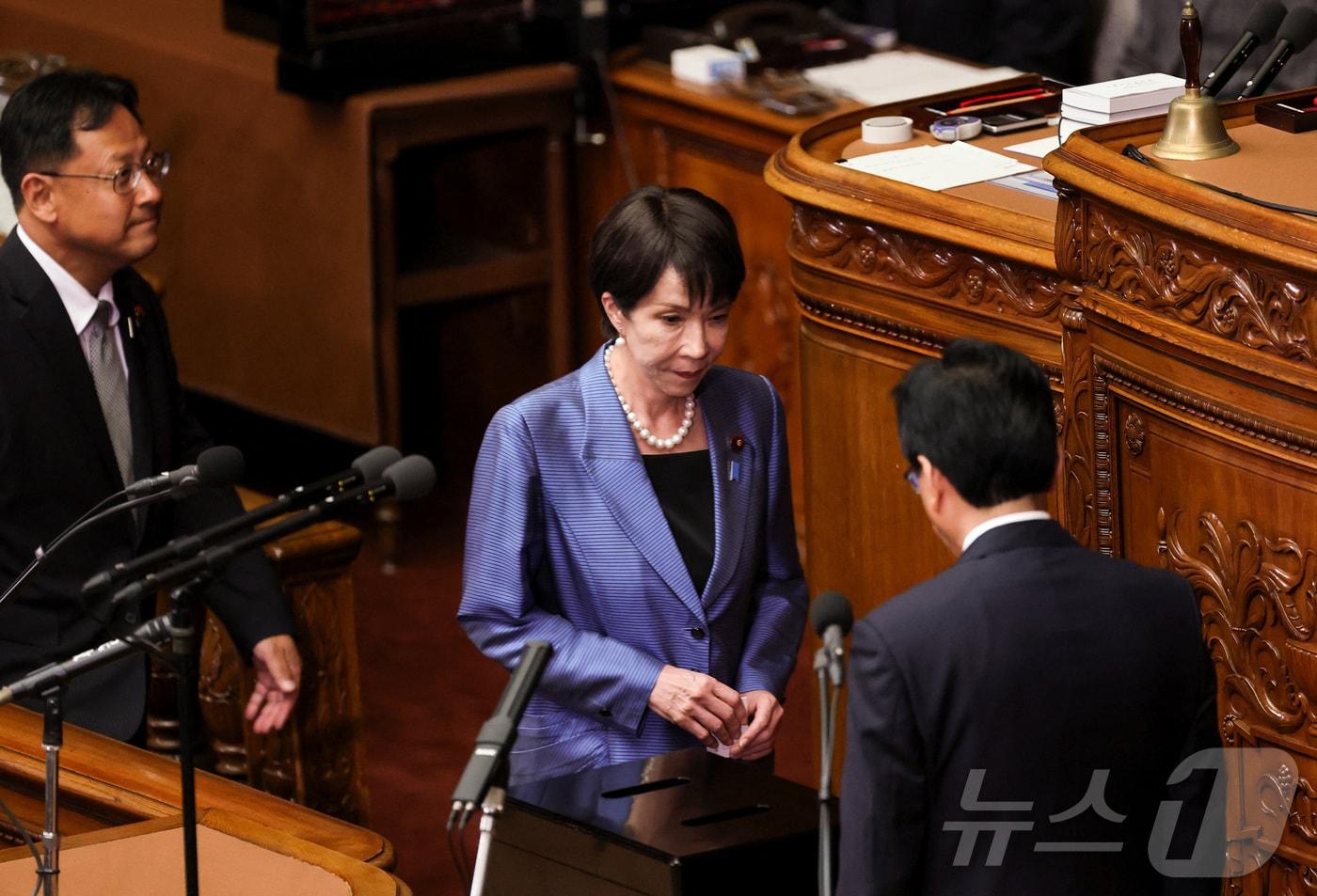 다카이치 사나에 자민당 총재가 21일 임시국회에서 열린 총리 지명 선거에서 투표하고 있다. 2025.10.21 ⓒ 로이터=뉴스1 ⓒ News1 강민경 기자