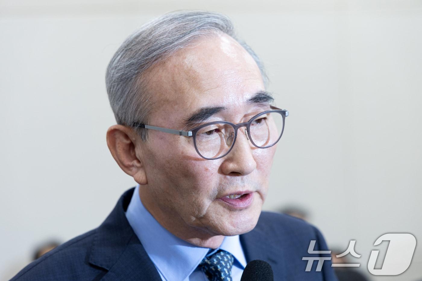 김영섭 KT 대표가 21일 서울 여의도 국회 과학기술정보방송통신위원회에서 열린 정보통신산업진흥원 등에 대한 국정감사에 출석해 의원 질의에 답변하고 있다. 2025.10.21/뉴스1 ⓒ News1 이승배 기자