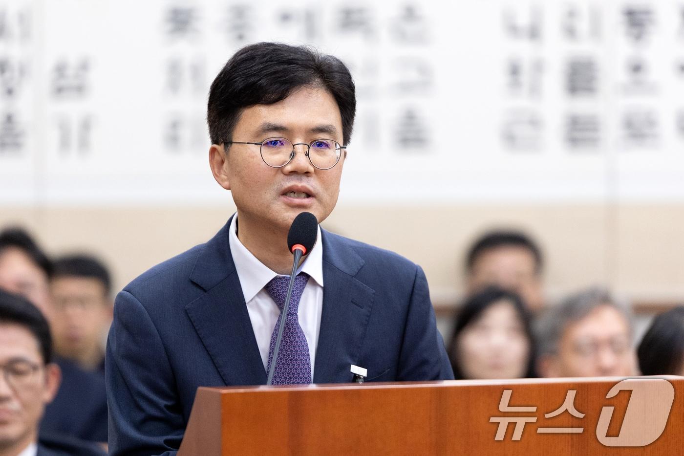 신대경 전주지검장이 21일 서울 여의도 국회에서 열린 법제사법위원회 대전고검 등에 대한 국정감사에 출석해 의원 질의에 답변하고 있다. 2025.10.21/뉴스1 ⓒ News1 이승배 기자