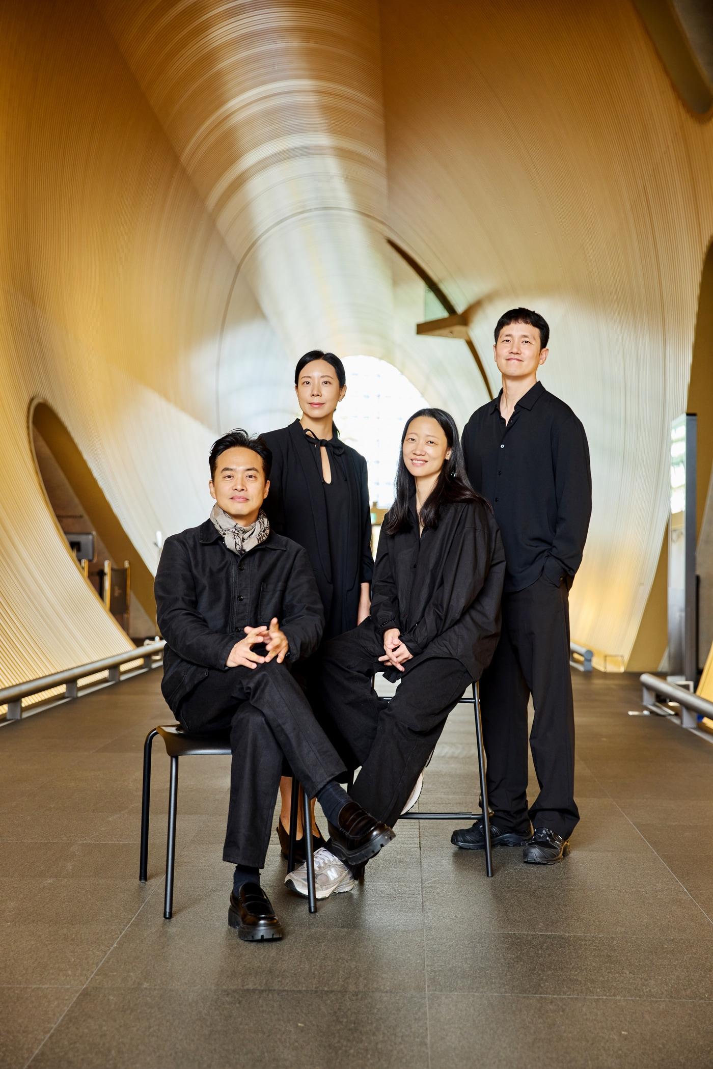 본문 이미지 - 양손프로젝트 단체 사진. 왼쪽부터 손상규, 양조아, 박지혜, 양종욱(LG아트센터 제공)