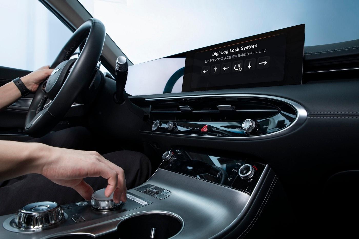 현대자동차·기아 임직원이 사내 경연대회 &#39;2025 아이디어 페스티벌&#39;에 출품해 본선에 오른 차량 수납공간 잠금 시스템 &#39;디지 로그 락&#39;의 모습&#40;현대차·기아 제공&#41;. 2025.10.22.