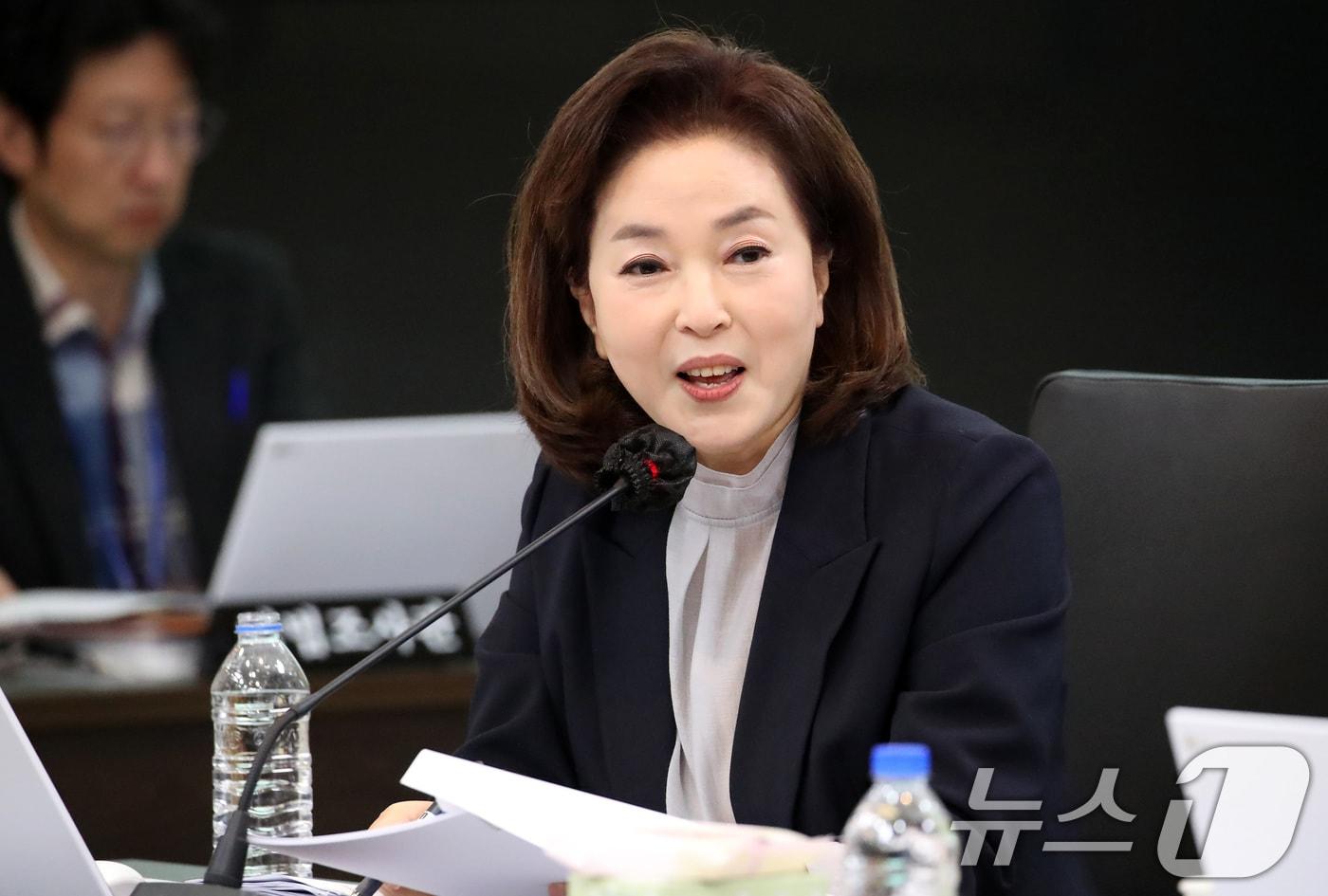 22일 오전 대구시교육청에서 열린 국회 교육위원회의 경북대, 강원대, 경북대병원, 강원대병원, 경북대치과병원, 강릉원주대치과병원에 대한 국정감사에서 김민전 국민의힘 의원이 질의하고 있다. 2025.10.22/뉴스1 ⓒ News1 공정식 기자