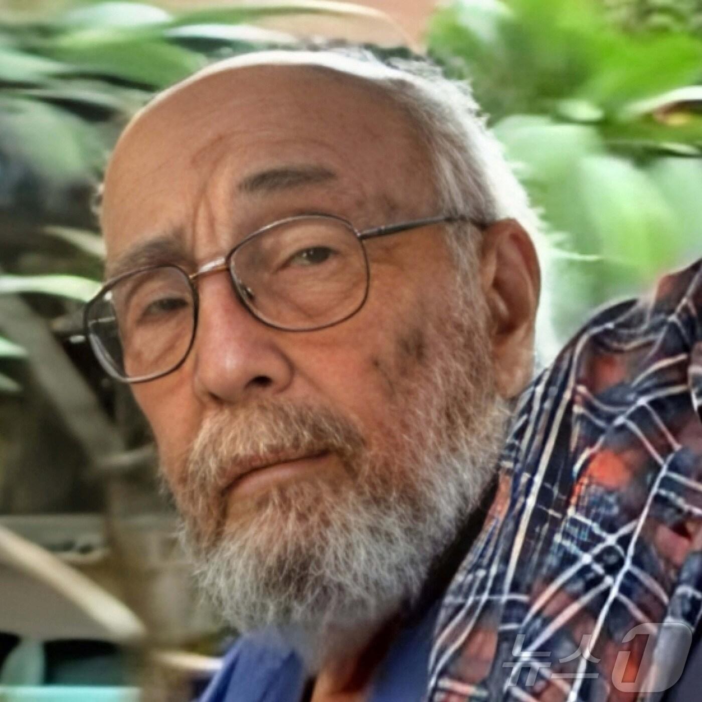 본문 이미지 - 2023년 10월 7일 팔레스타인 무장정파 하마스에 납치된 뒤 가자지구에서 사망한 아리에 잘마노비치의 사진 ⓒ 로이터=뉴스1