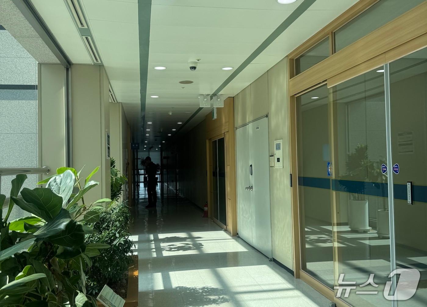 본문 이미지 - 김철문 전북경찰청장 사무실 앞.뉴스1/장수인 기자