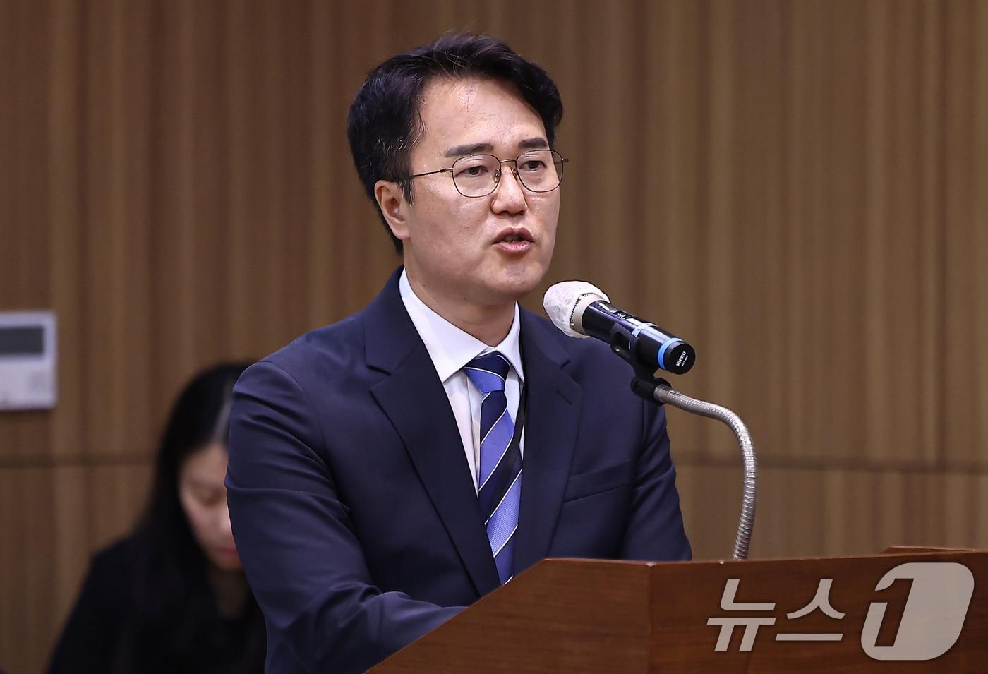 남석현 주캄보디아 경찰영사가 22일(현지시간) 캄보디아 프놈펜 주캄보디아 한국 대사관에서 열린 외교통일위원회 주캄보디아대사관·주베트남대사관·주태국대사관·주라오스대사관에 대한 국정감사에 출석해 의원 질의에 답하고 있다. 2025.10.22/뉴스1 ⓒ News1 김도우 기자