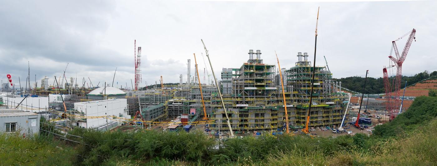 에쓰오일 샤힌 프로젝트 건설 현장. 원유를 정제해서 석유화학 원료를 생산하는 TC2C, 높이 118미터의 프로필렌 분리타워, 연간 180만톤의 에틸렌을 생산하는 스팀크래커 등이 자리를 잡고 있다&#40;에쓰오일 제공&#41;. ⓒ News1 박주평 기자