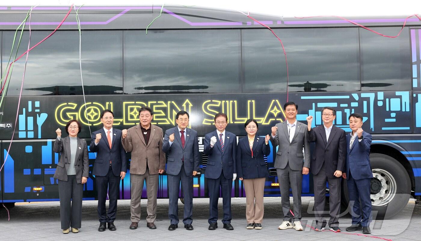 경북도는 22일 경주 황룡사 역사문화관에서 ‘Golden Silla 확장현실(XR) 모빌리티버스’ 오픈 세리머니와 시승식을 열었다.(경북도 제공. 재판매 및 DB금지) /뉴스1