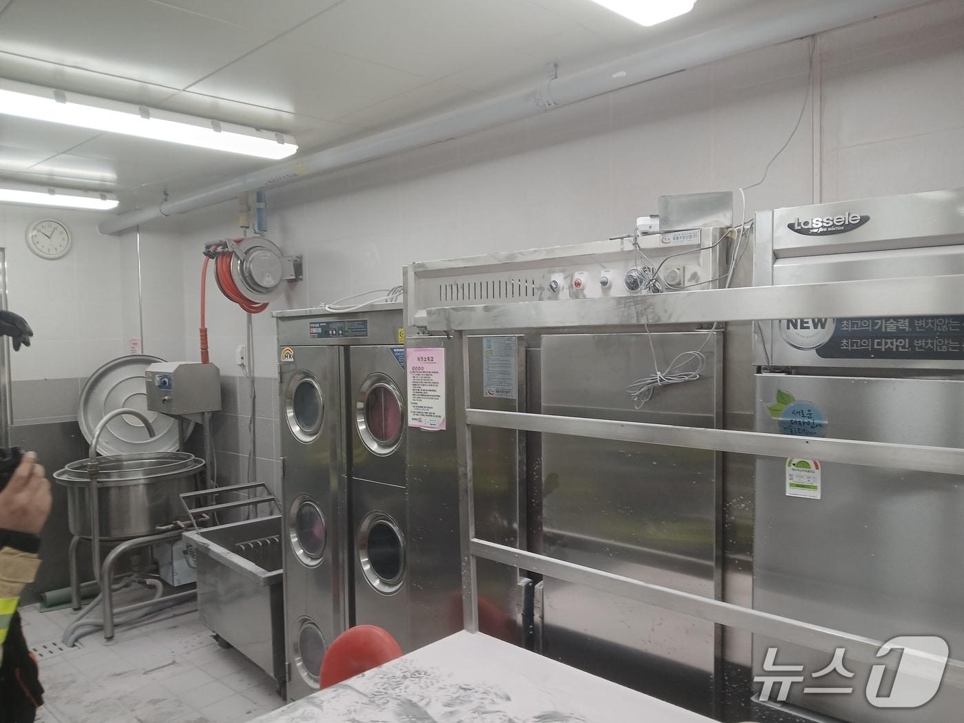 본문 이미지 - 해원중학교 화재 현장 (소방 제공.재판매 및 DB금지)