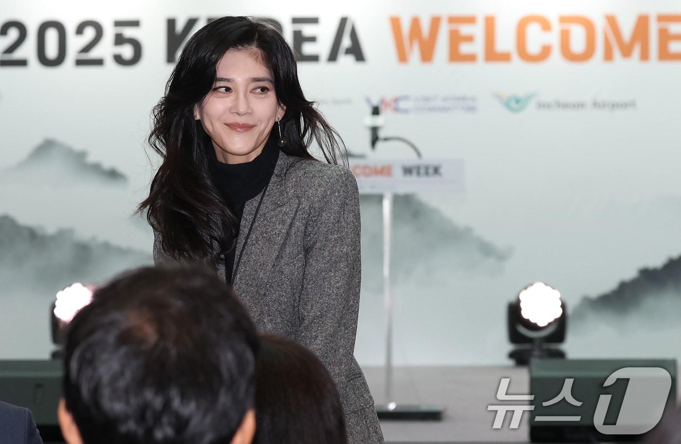 이부진 한국방문의해위원회 위원장이 23일 인천국제공항 제1터미널에서 열린 &#39;2025 환영주간&#39; 개막행사에서 참석자들에게 인사하고 있다. 2025.10.23/뉴스1 ⓒ News1 오대일 기자