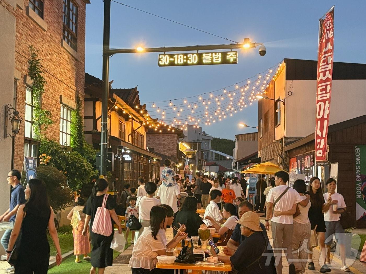 본문 이미지 - 전남 담양군의 쓰담쓰담 야시장.&#40;담양군 제공.재배포 및 DB 금지&#41;