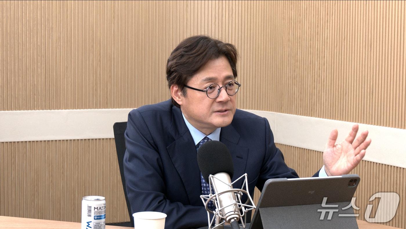 홍익표 전 더불어민주당 원내대표가 23일 뉴스1TV &#39;팩트앤뷰&#39;에 출연해 질문에 답하고 있다.