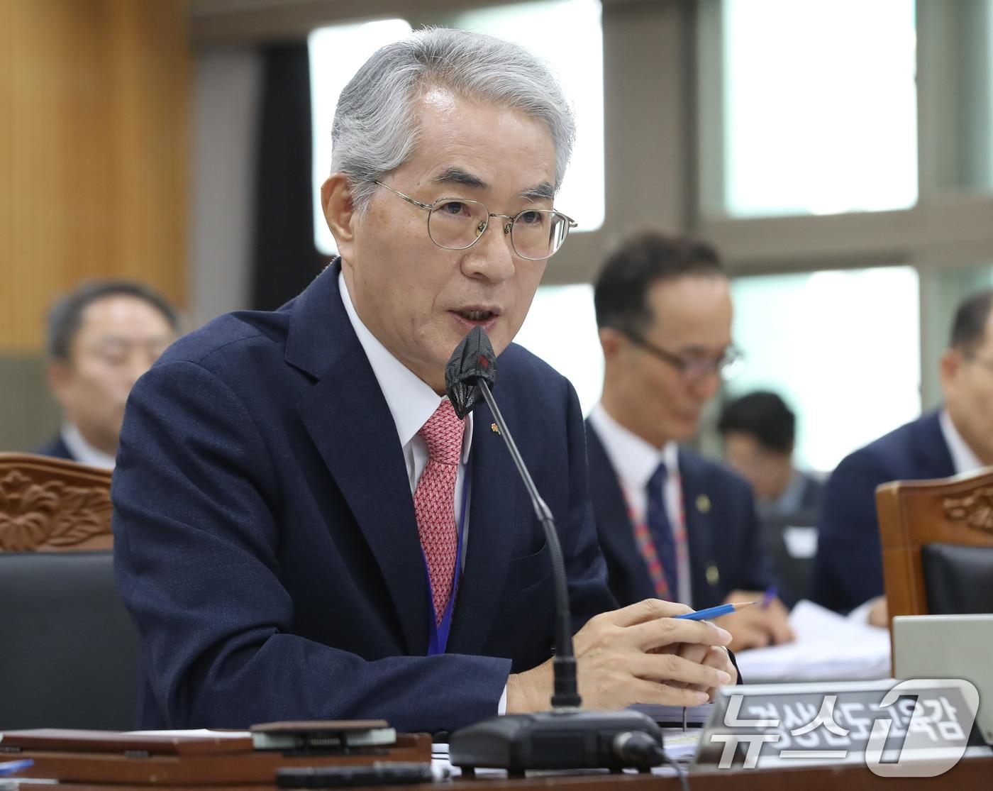 본문 이미지 - 박종훈 경남교육감이 23일 경남 창원 성산구 경남교육청에서 열린 국회 교육위원회의 경남·울산·부산교육청에 대한 국정감사에서 의원 질의에 답변하고 있다. 2025.10.23/뉴스1 ⓒ News1 윤일지 기자