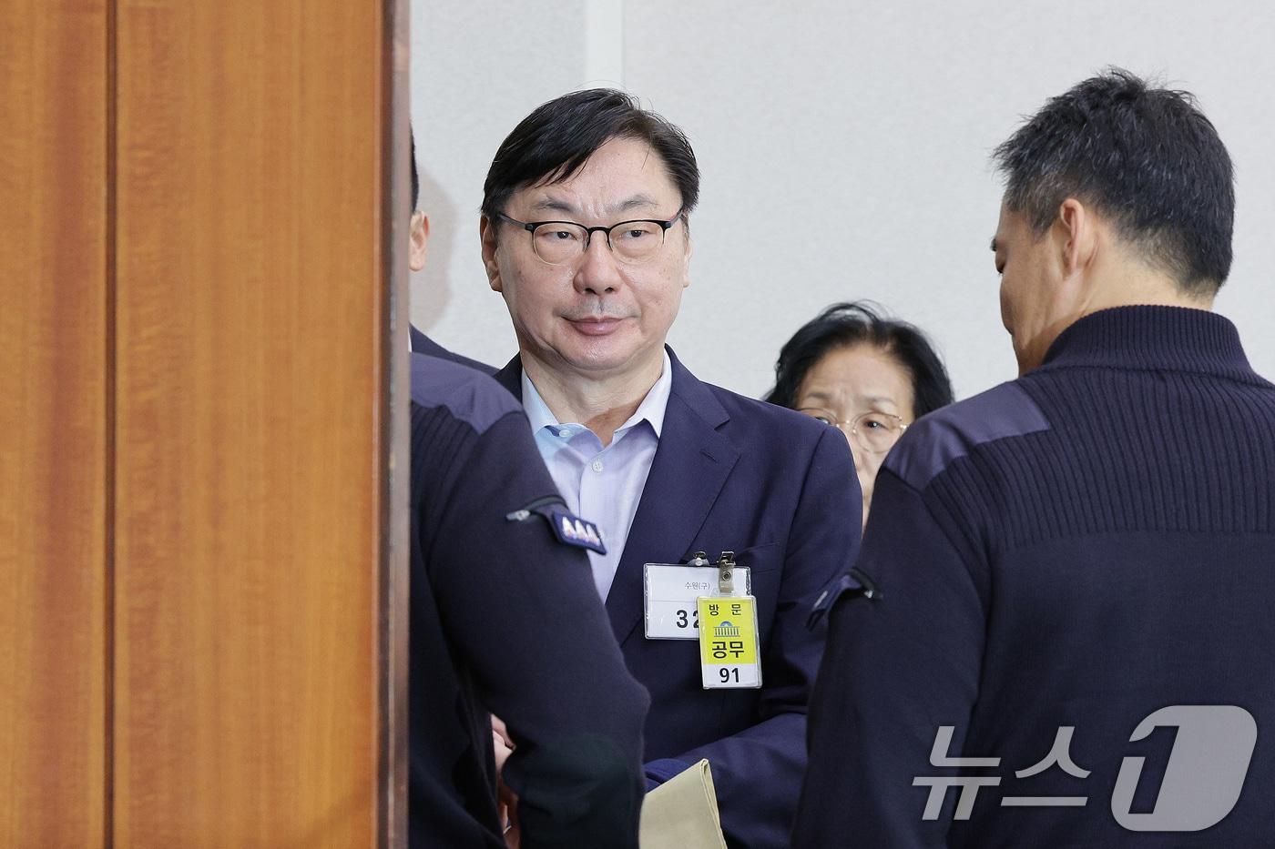 이화영 전 경기도 평화부지사가 지난 10월 23일 서울 여의도 국회 법제사법위원회에서 열린 서울고등검찰청·서울중앙지방검찰청 등에 대한 국정감사에 출석하고 있다./뉴스1 ⓒ News1 신웅수 기자