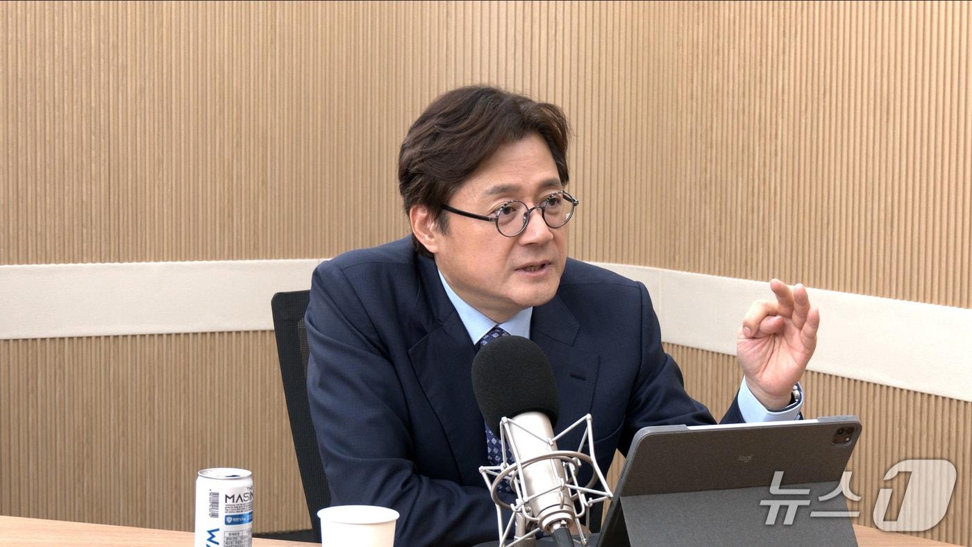 홍익표 전 더불어민주당 원내대표가 23일 뉴스1TV &#39;팩트앤뷰&#39;에 출연해 질문에 답하고 있다.