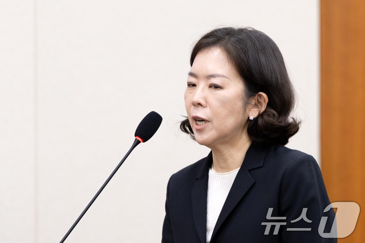 황성혜 구글코리아 부사장이 23일 서울 여의도 국회에서 열린 과학기술정보방송통신위원회 한국방송공사 등에 대한 국정감사에 출석해 의원 질의에 답변하고 있다. 2025.10.23/뉴스1 ⓒ News1 이승배 기자