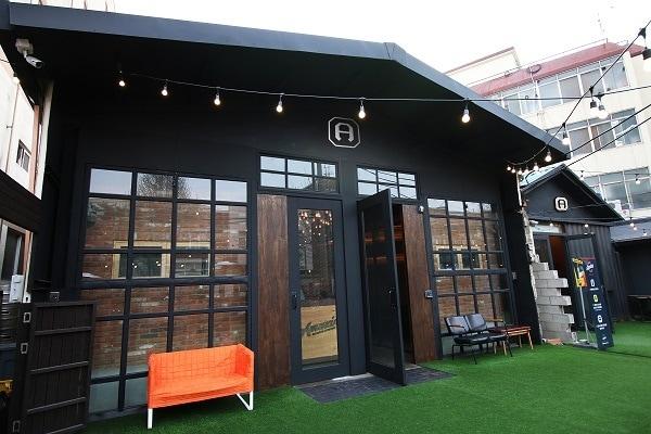 본문 이미지 - 어메이징 브루잉 컴퍼니 성수점 외관, 사진=어메이징 브루잉 컴퍼니 제공