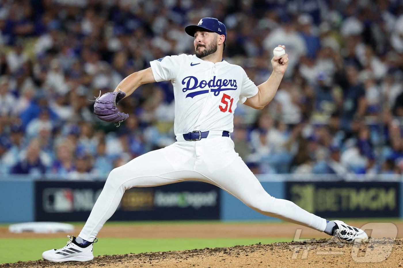 LA 다저스 불펜 투수 알렉스 베시아. ⓒ AFP=뉴스1