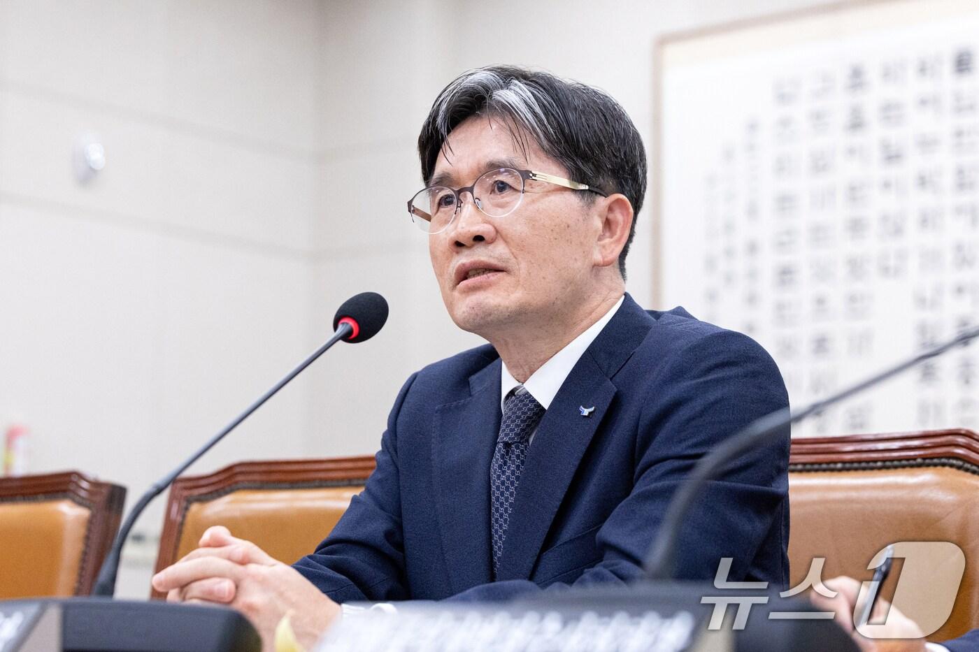 오동운 공수처장이 24일 서울 여의도 국회에서 열린 법제사법위원회 고위공직자범죄수사처 등에 대한 국정감사에 출석해 의원 질의에 답변하고 있다. 2025.10.24/뉴스1 ⓒ News1 이승배 기자