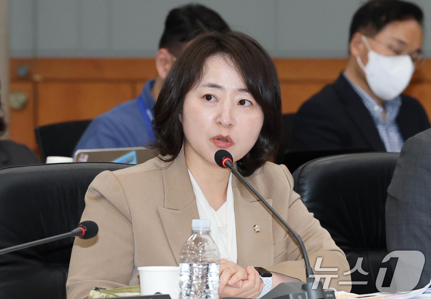이주희 더불어민주당 위원 국회 과학기술정보방송통신위원회 국정감사에서 질의하고 있다. 2025.10.24/뉴스1 ⓒ News1 김기태 기자
