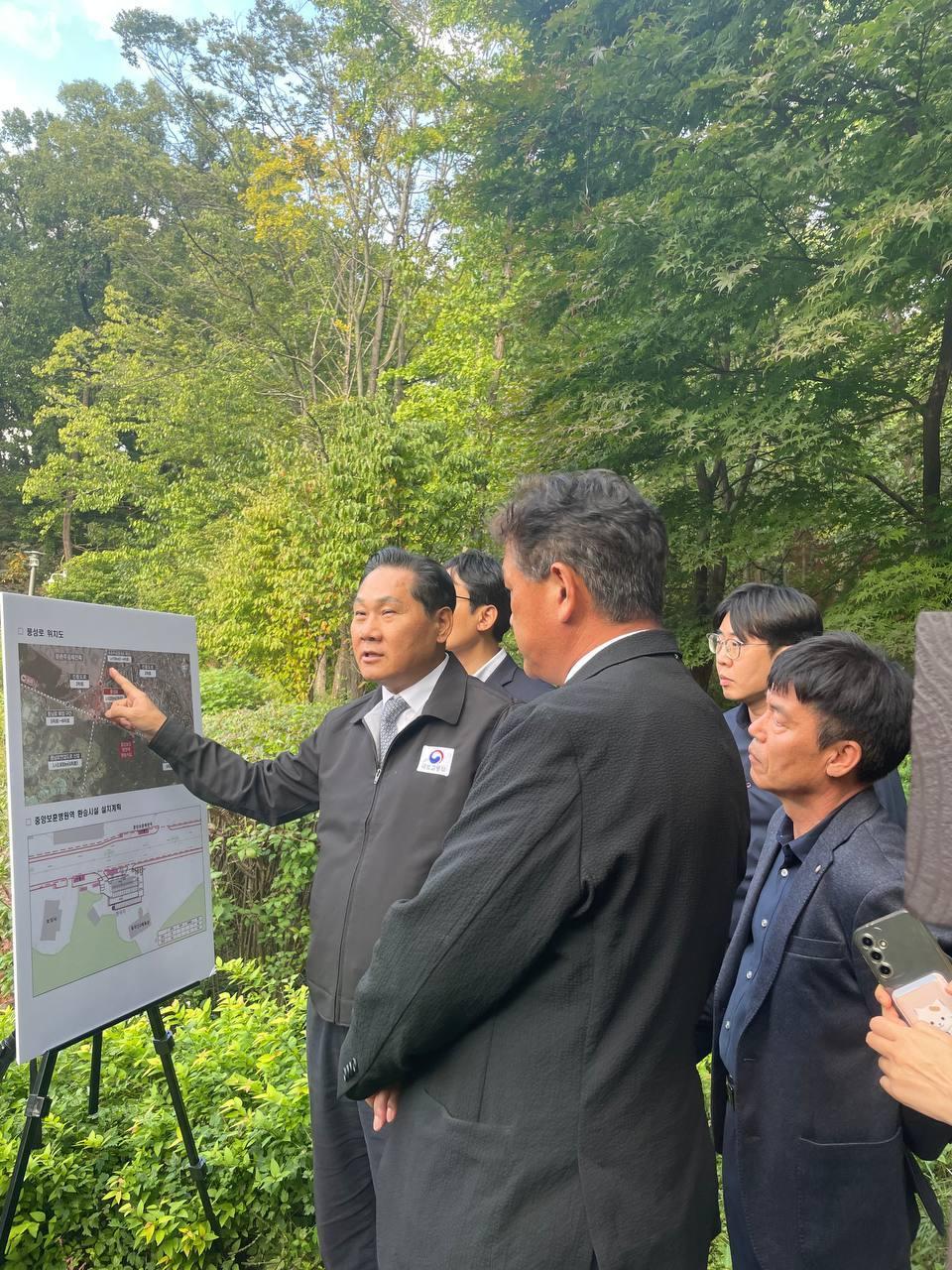 본문 이미지 - 김용석 국토교통부 대광위원장이 24일 하남교산지구 방문해 교통개선대책 추진 상황을 점검하고 있다.(국토교통부 제공)뉴스1ⓒ news1