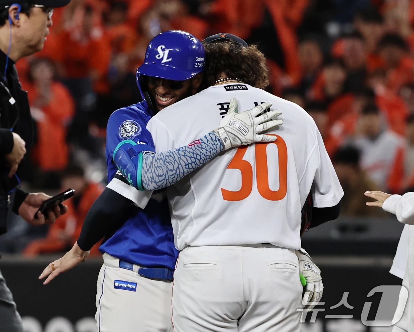 본문 이미지 - 르윈 디아즈와 코디 폰세는 2025 KBO리그 최우수선수를 놓고 경쟁한다. 2025.10.24/뉴스1 ⓒ News1 구윤성 기자