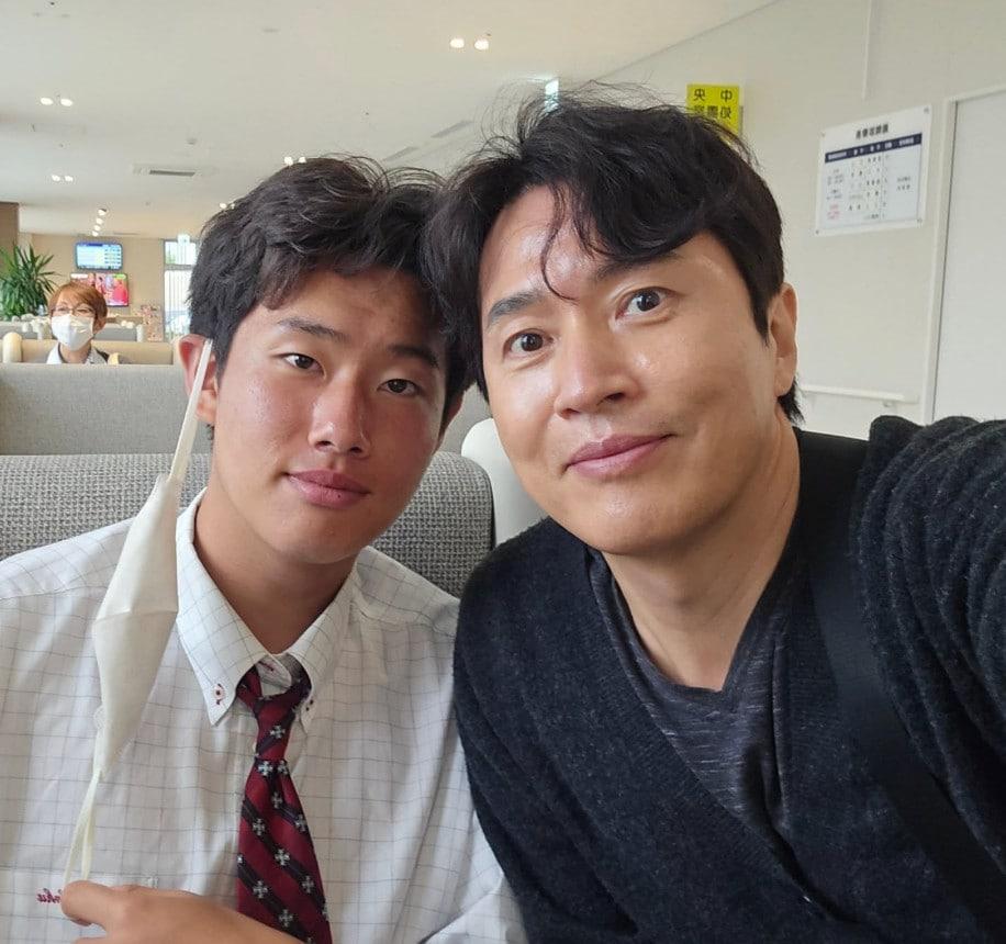 본문 이미지 - 김도윤 군(왼쪽), 김정민 / 사진=김정민 인스타그램