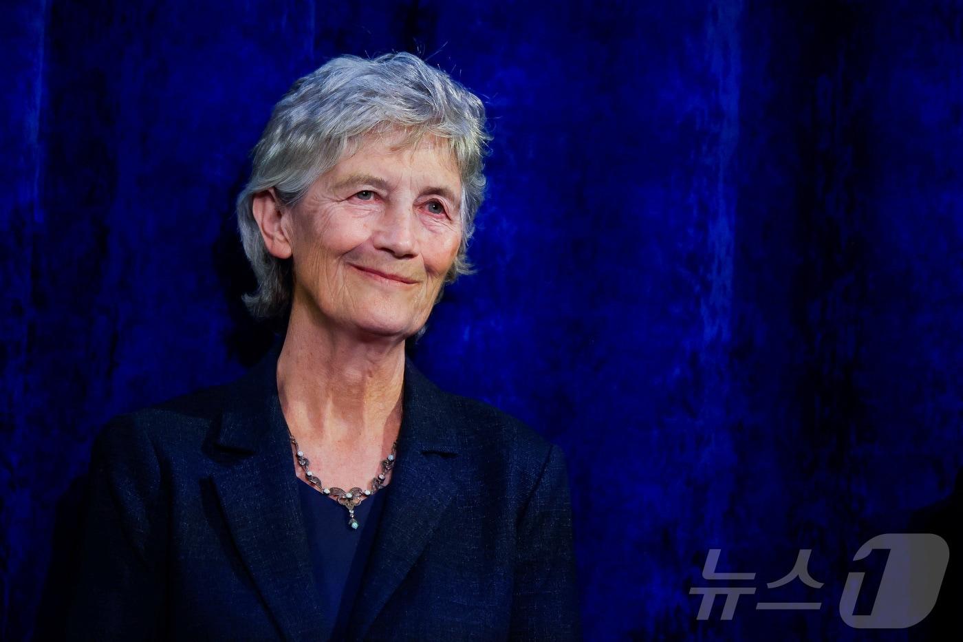 캐서린 코널리 아일랜드 대통령 당선인이 25일&#40;현지시간&#41; 더블린성에서 대통령 선거 결과 발표를 바라보고 있다. ⓒ 로이터=뉴스1 ⓒ News1 윤다정 기자