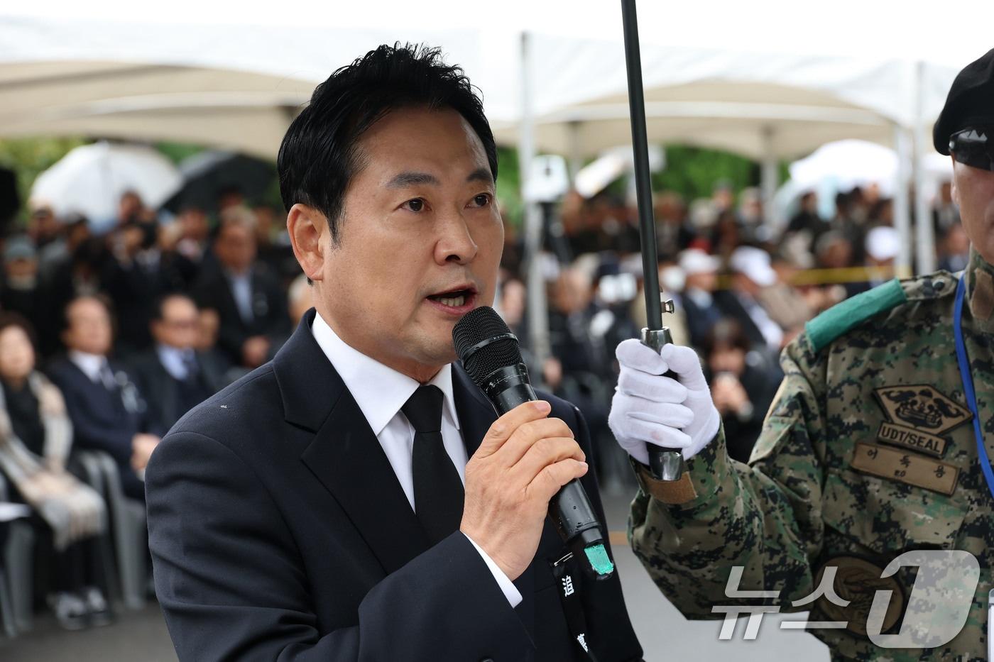 26일 서울 동작구 국립서울현충원에서 열린 박정희 전 대통령 서거 46주기 추모식에서 장동혁 국민의힘 대표가 추모사를 하고 있다. &#40;공동취재&#41; 2025.10.26/뉴스1 ⓒ News1 이광호 기자