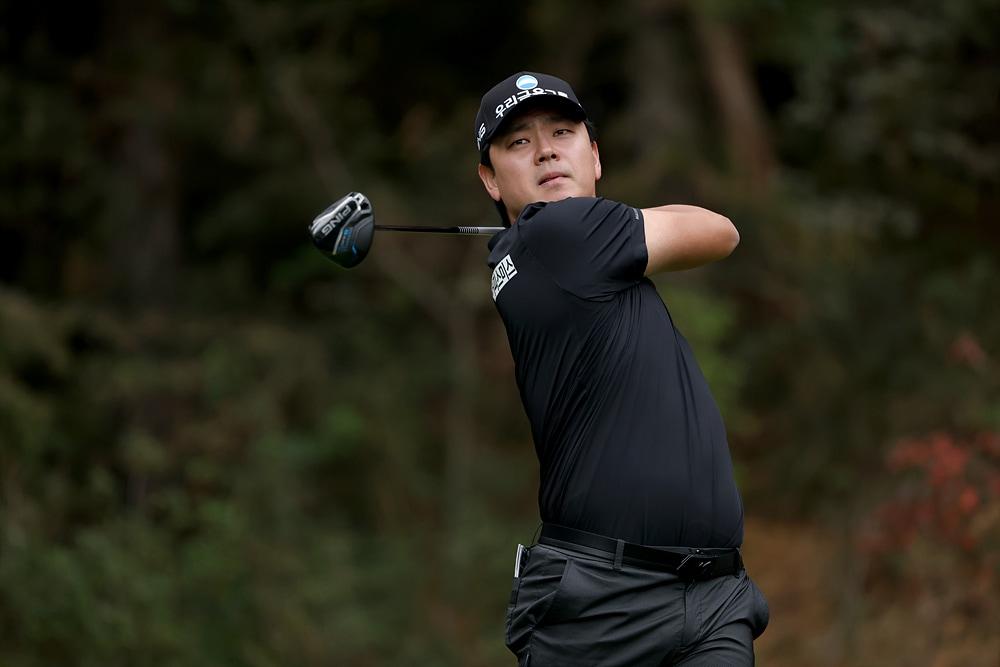 본문 이미지 - 제네시스 챔피언십 정상에 오른 이정환. &#40;KPGA 제공&#41;