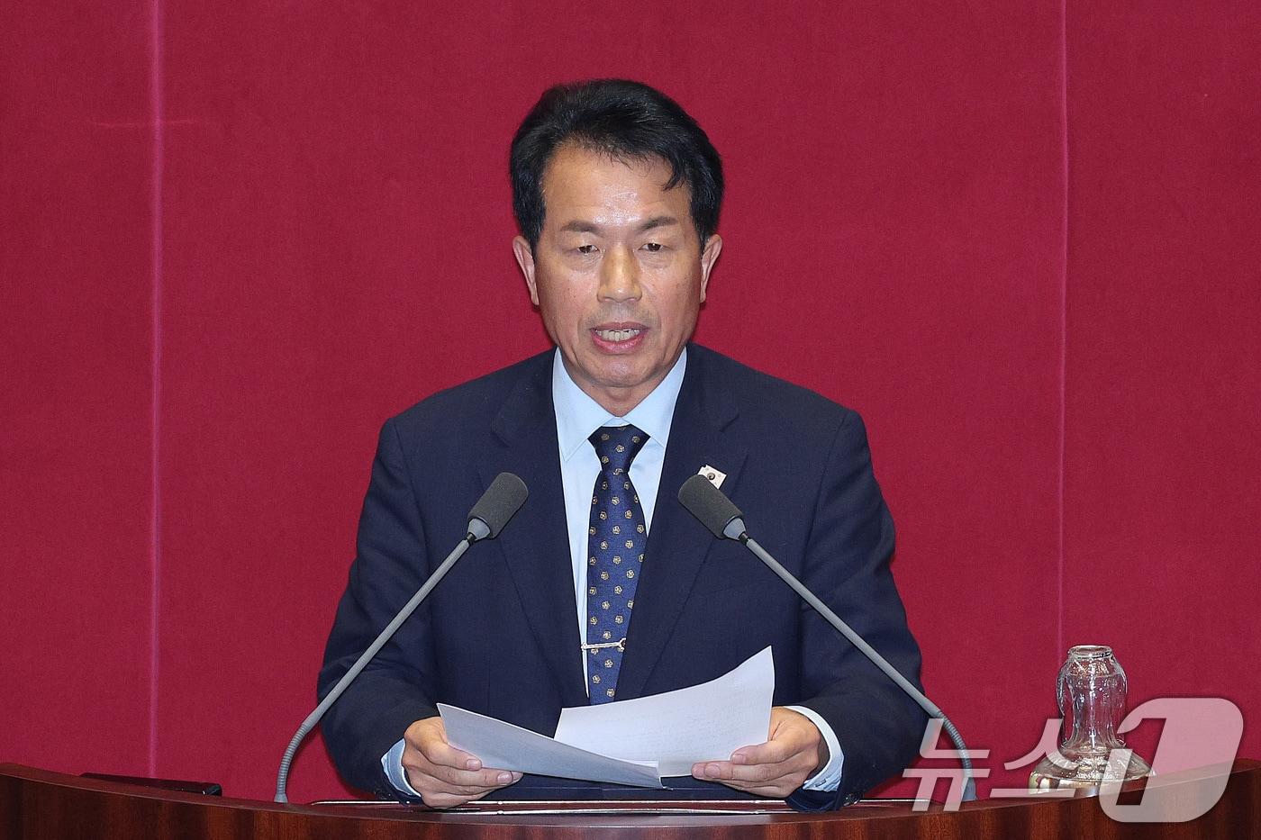 본문 이미지 - 윤종오 진보당 의원이  서울 여의도 국회에서 열린  본회의에서 5분 자유발언을 하고 있다.ⓒ 뉴스1 