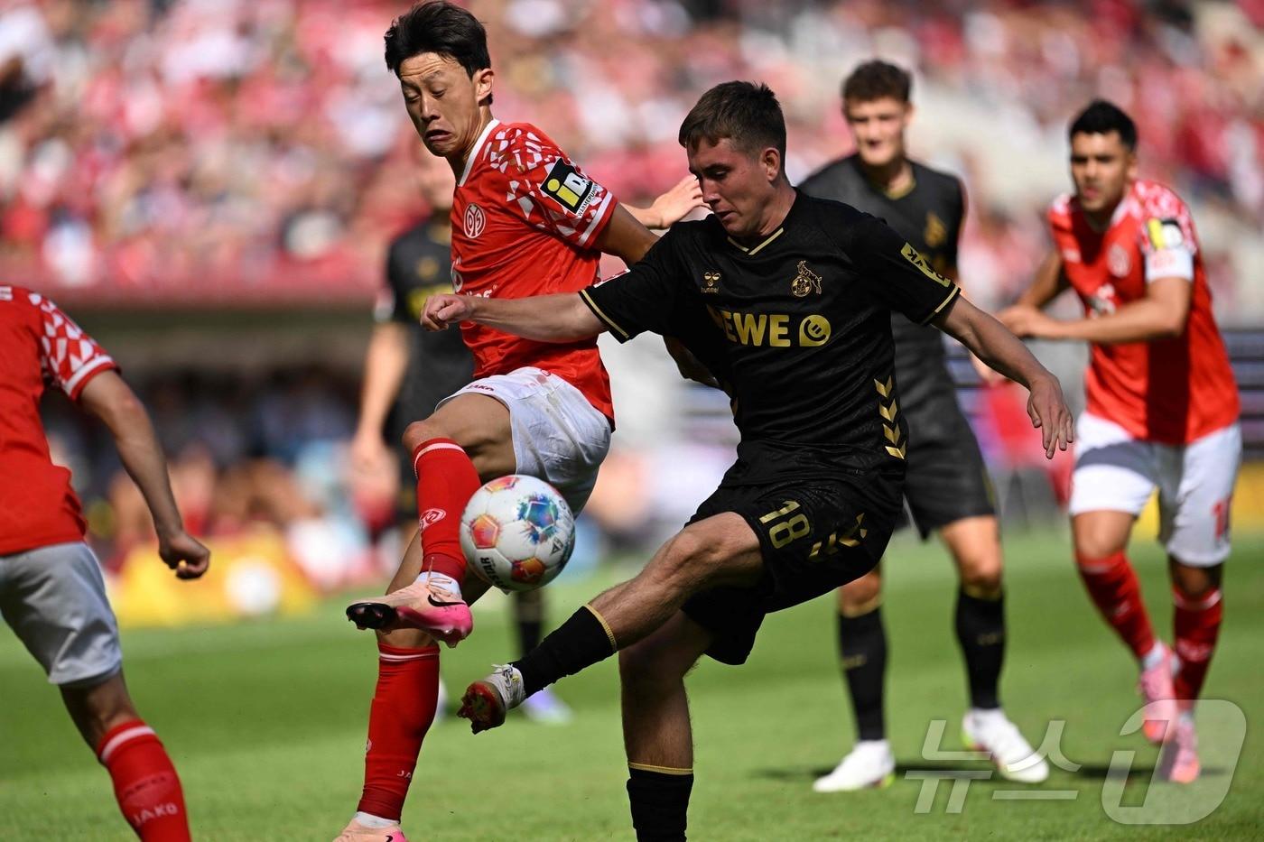 독일 분데스리가 마인츠의 이재성(왼쪽)ⓒ AFP=뉴스1