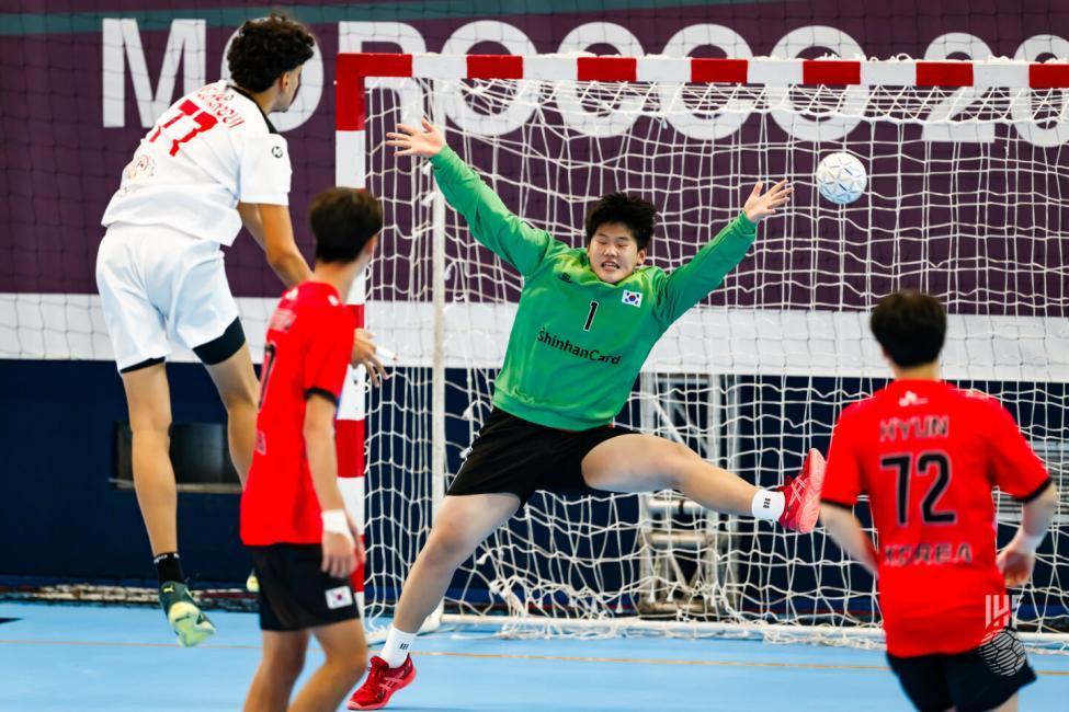 본문 이미지 - 한국 남자 U17 핸드볼 대표팀이 튀니지에 패했다.&#40;국제핸드볼연맹 제공&#41; 