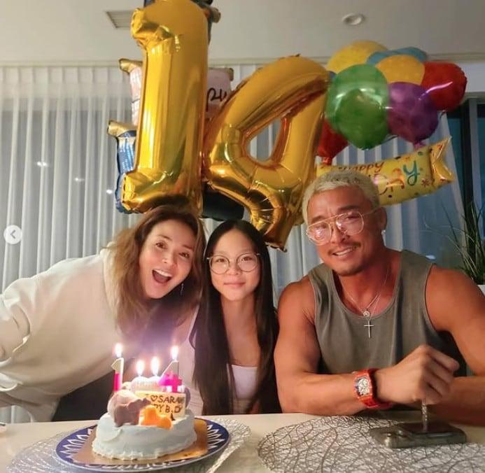 본문 이미지 - 야노 시호 인스타그램