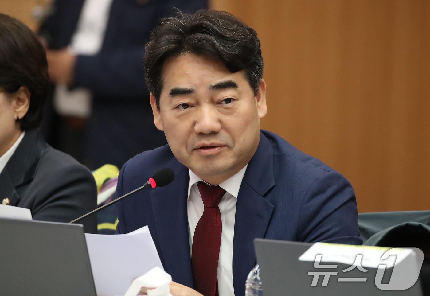 이성권 국민의힘 의원이 27일 오전 대구시청 산격청사에서 열린 국회 행정안전위원회의 대구시에 대한 국정감사에서 질의하고 있다. 2025.10.27/뉴스1 ⓒ News1 공정식 기자