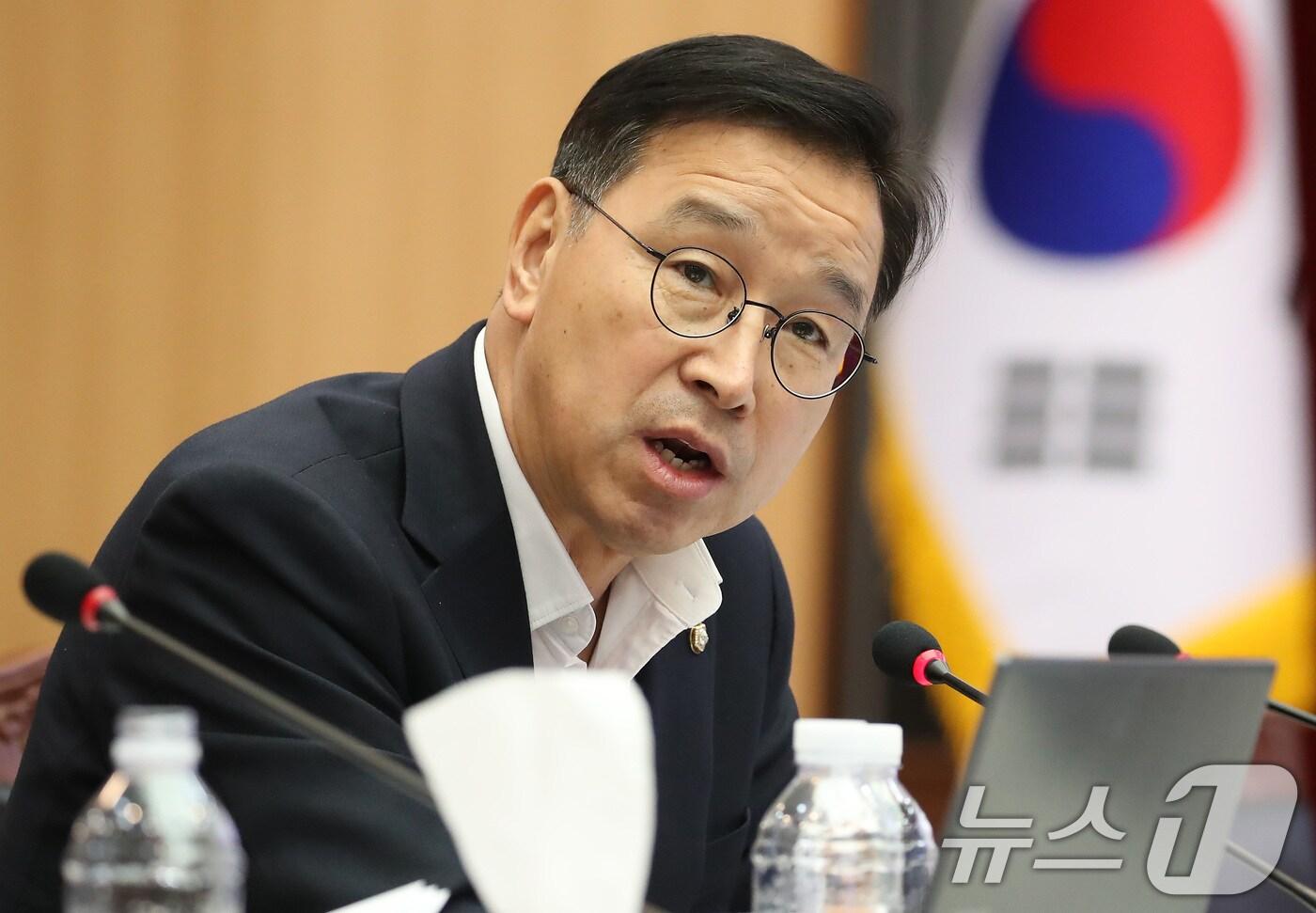 위성곤 더불어민주당 의원이 지난달 27일 오전 대구시청 산격청사에서 열린 국회 행정안전위원회의 대구시에 대한 국정감사에서 질의하고 있다. 2025.10.27/뉴스1 ⓒ News1 공정식 기자