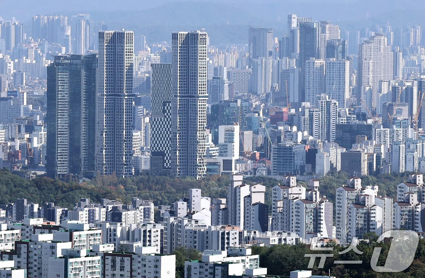서울 남산에서 바라본 아파트 단지 모습. 2025.10.27/뉴스1 ⓒ News1 김성진 기자