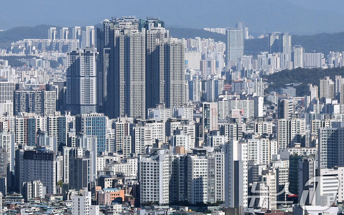 27일 서울 남산에서 바라본 아파트 단지 모습. 2025.10.27/뉴스1 ⓒ News1 김성진 기자